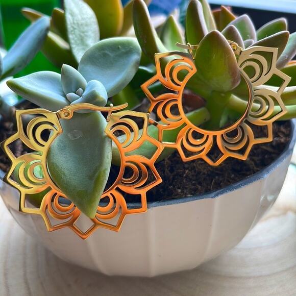 Stainless Steel Lotus Flower Hoop Earrings Boho - Picture 4 of 8